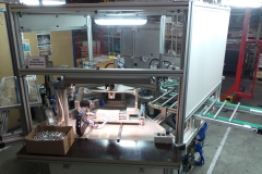 Stroj za sestavo ročajev - Avtomatizacija - Robotehnika d.o.o. - Konstruiranje strojev in naprav